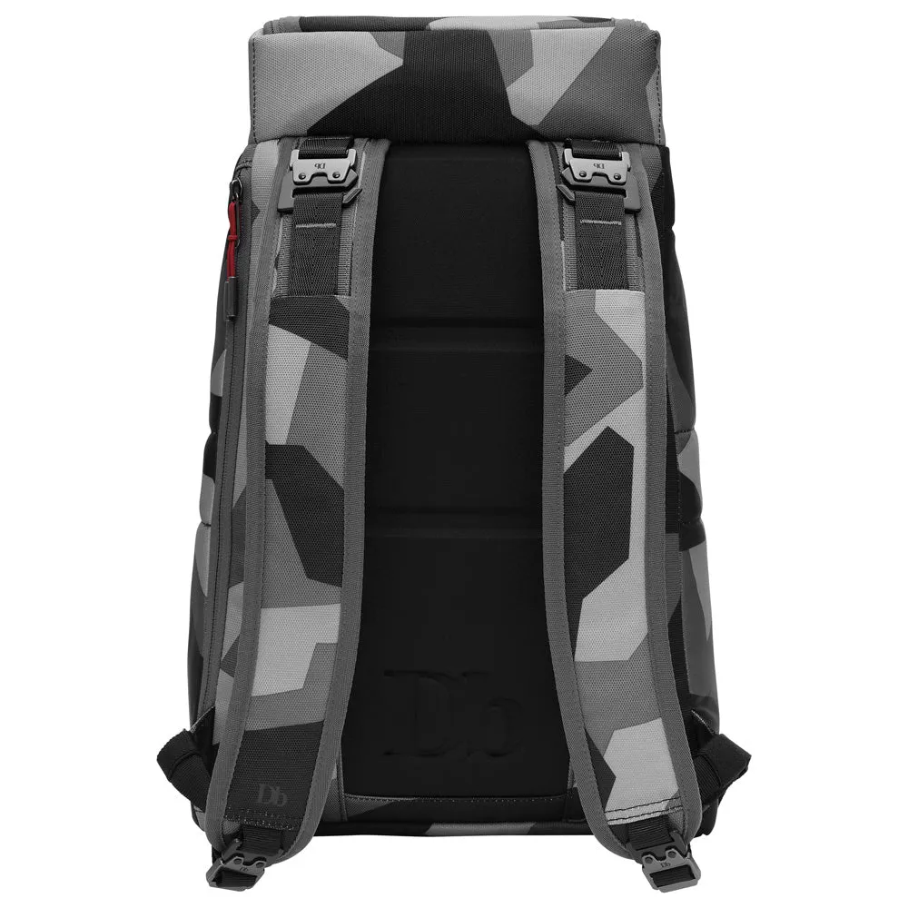 D_b_  Hugger 1st Generation Backpack 20L