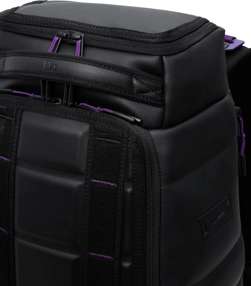 D_b_  Hugger 1st Generation Backpack 20L