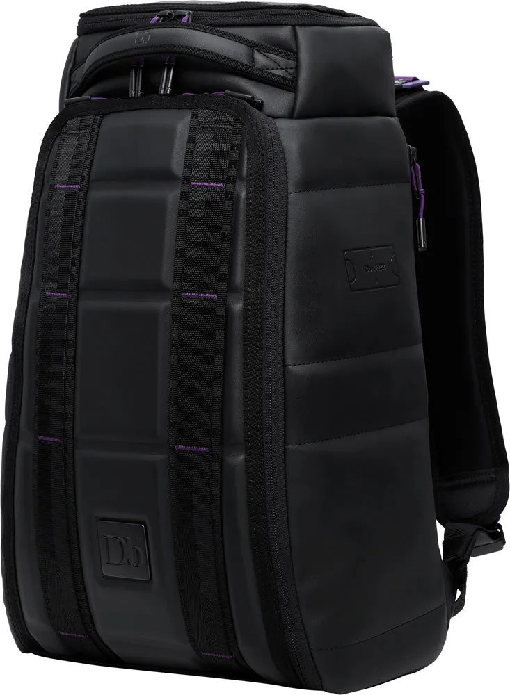 D_b_  Hugger 1st Generation Backpack 20L
