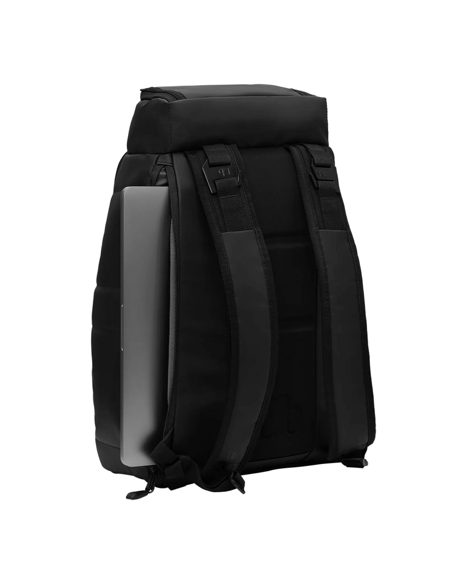 D_b_  Hugger 1st Generation Backpack 20L