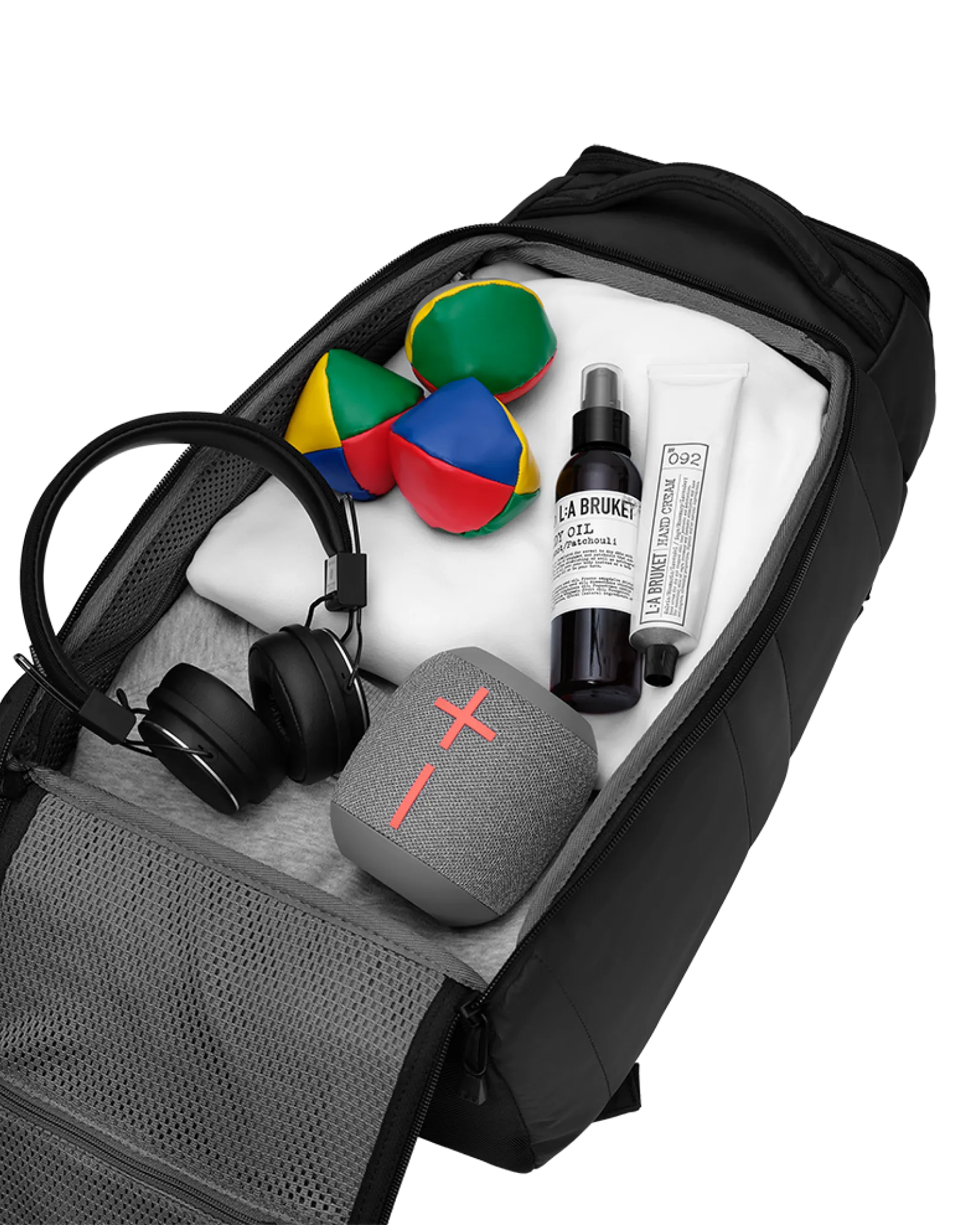 D_b_  Hugger 1st Generation Backpack 20L