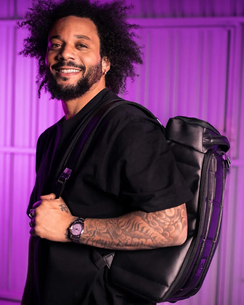D_b_  Hugger 1st Generation Backpack 20L