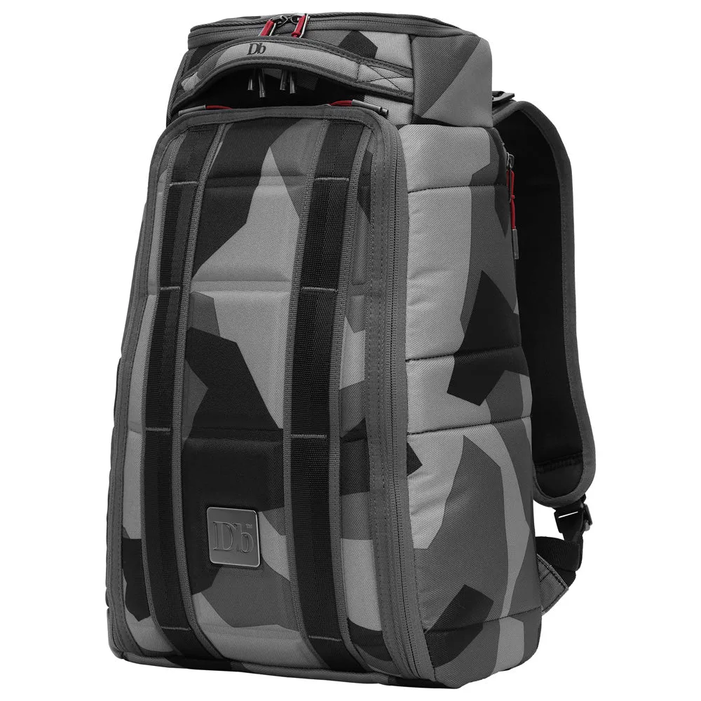 D_b_  Hugger 1st Generation Backpack 20L