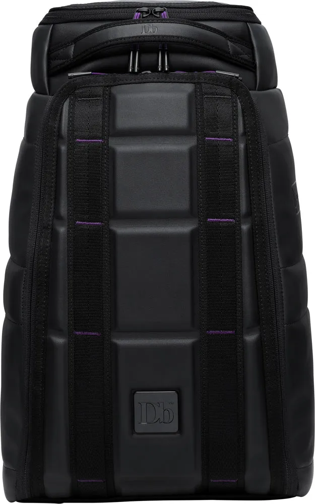 D_b_  Hugger 1st Generation Backpack 20L