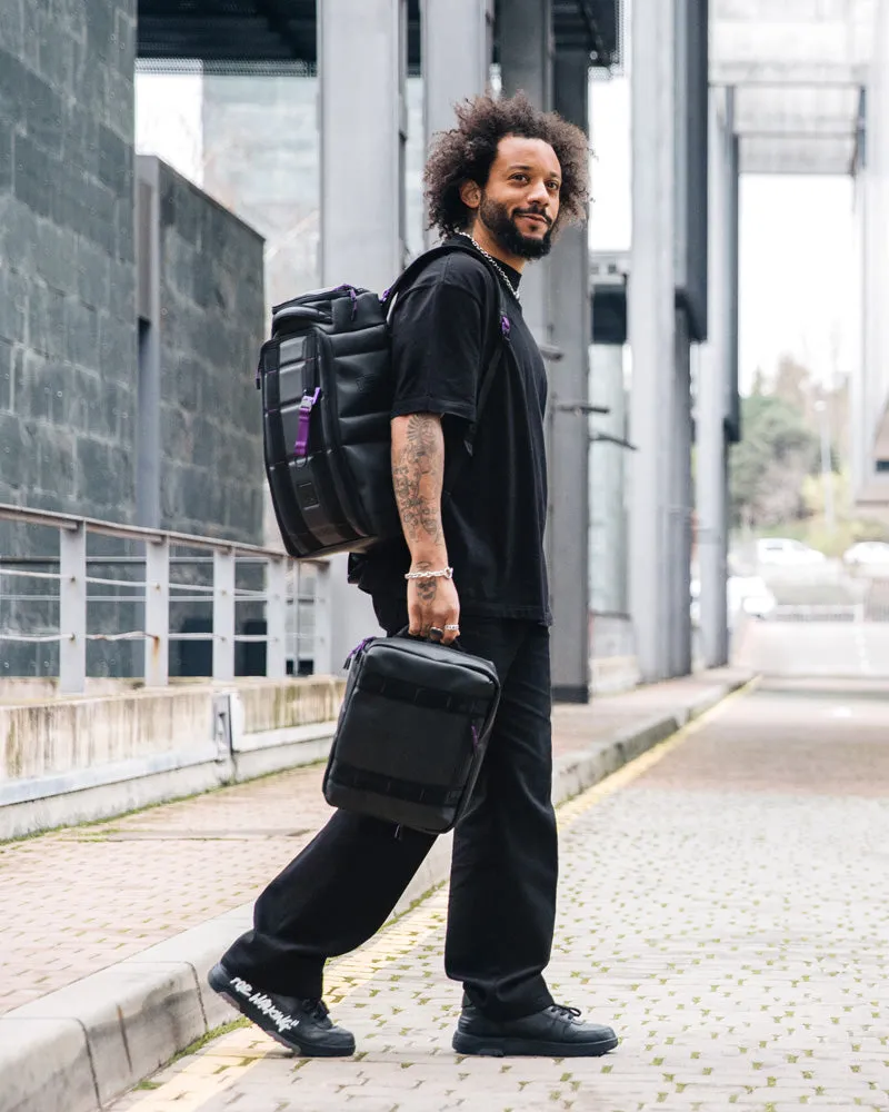 D_b_  Hugger 1st Generation Backpack 20L
