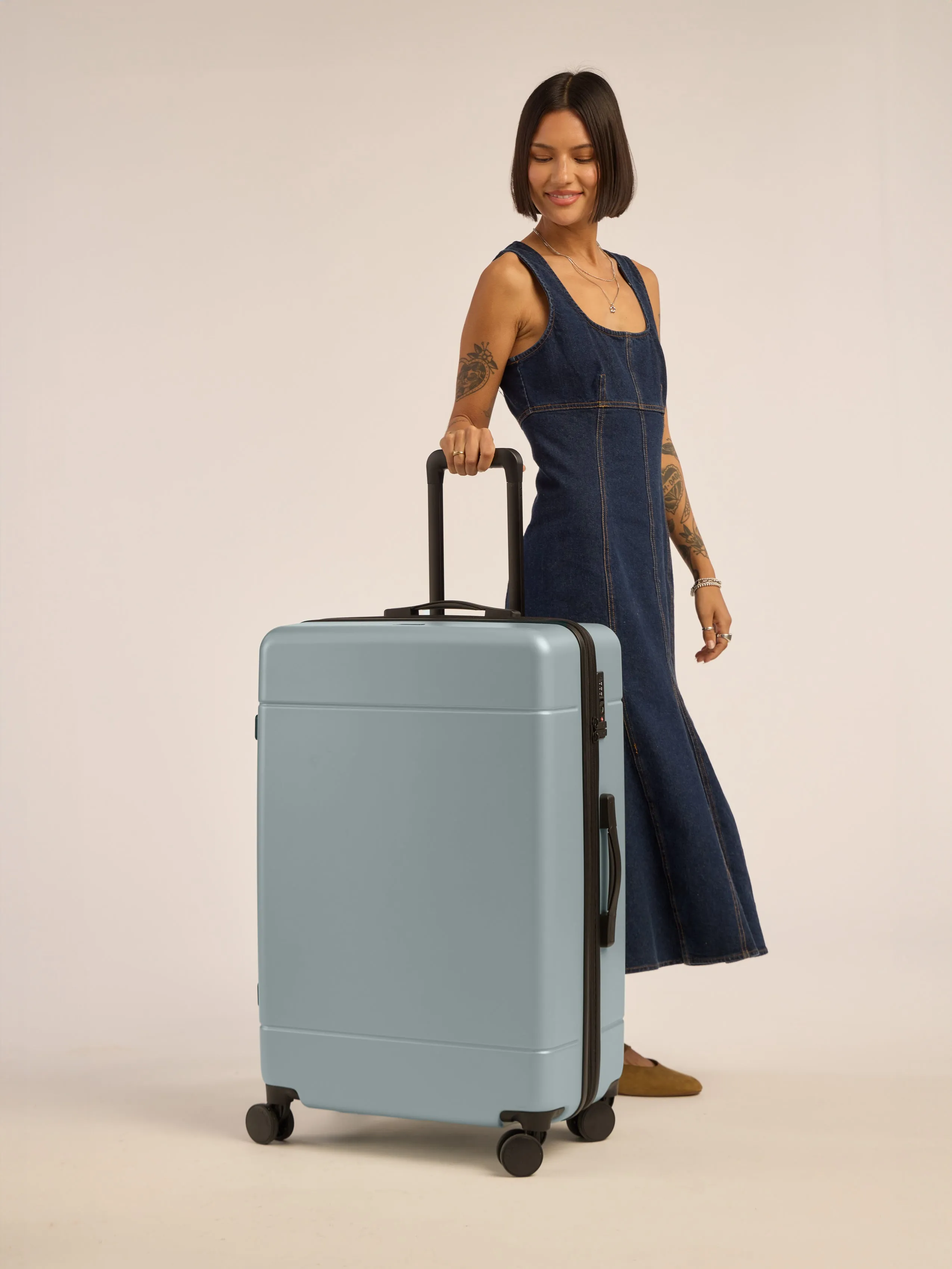 Hue Large Luggage