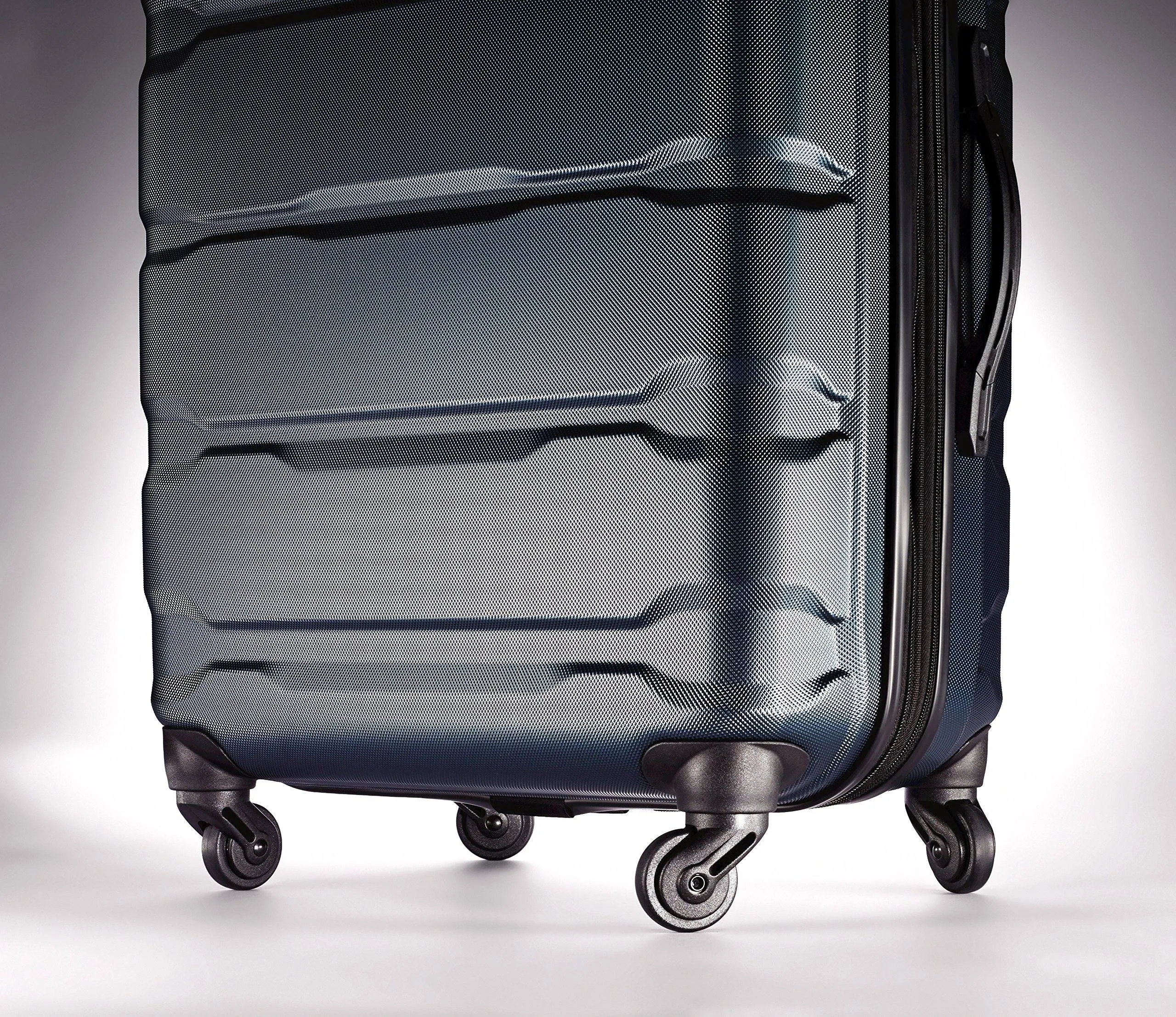 Samsonite Omni PC 20" Hardshell 4-Wheel Carry-On Luggage