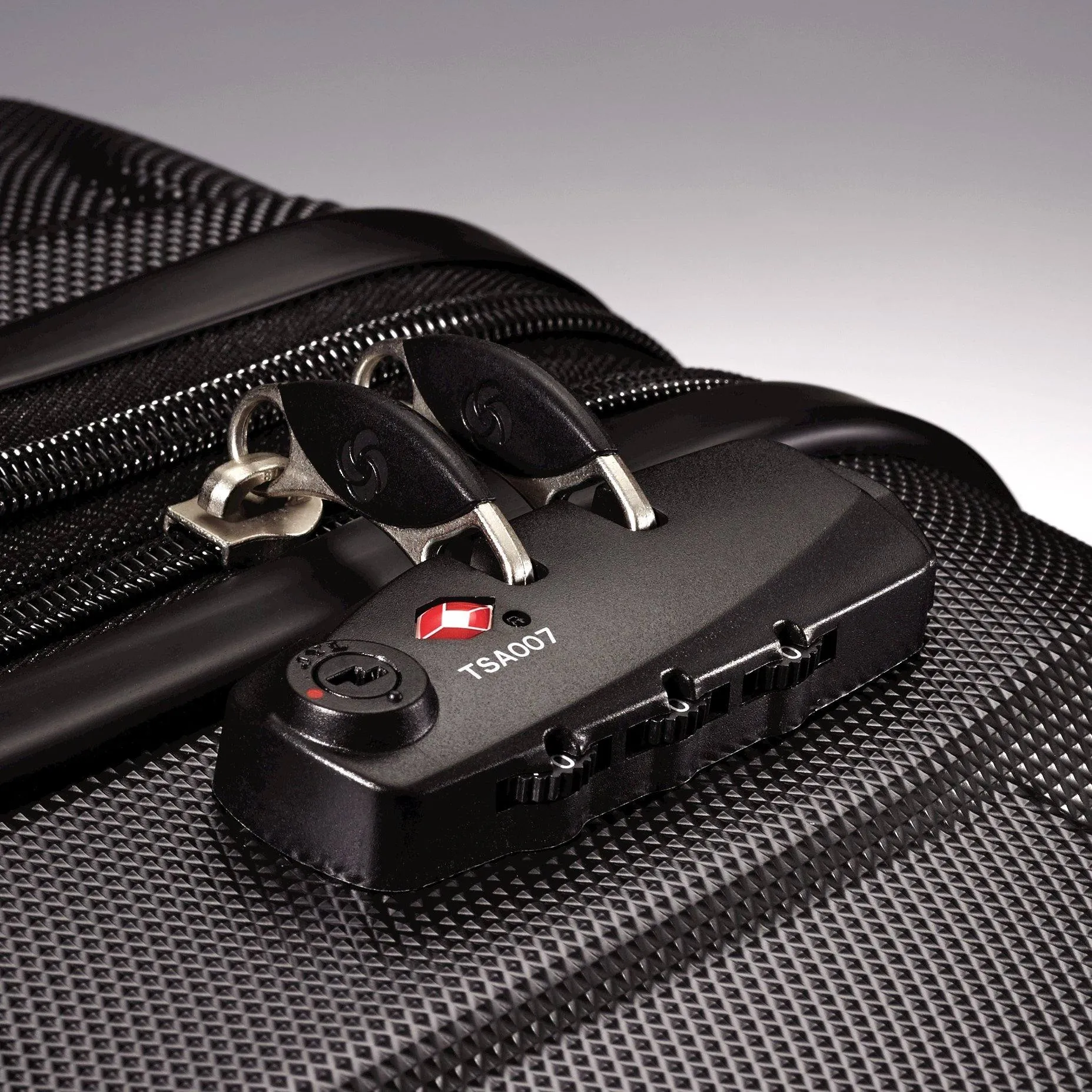 Samsonite Omni PC 3 Piece Set (20"/24"/28") Hardshell 4-Wheel Luggage Sets