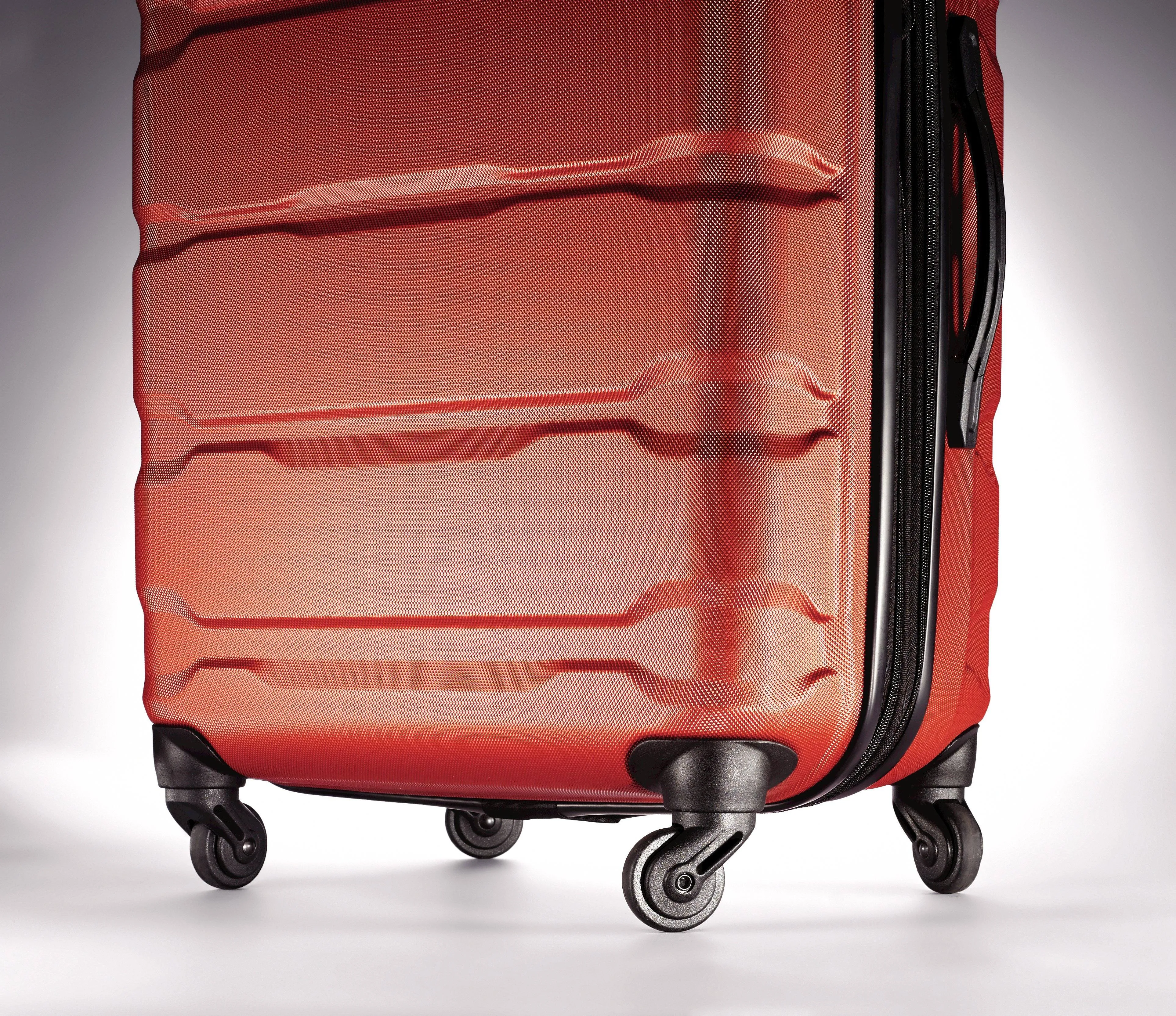 Samsonite Omni PC 3 Piece Set (20"/24"/28") Hardshell 4-Wheel Luggage Sets