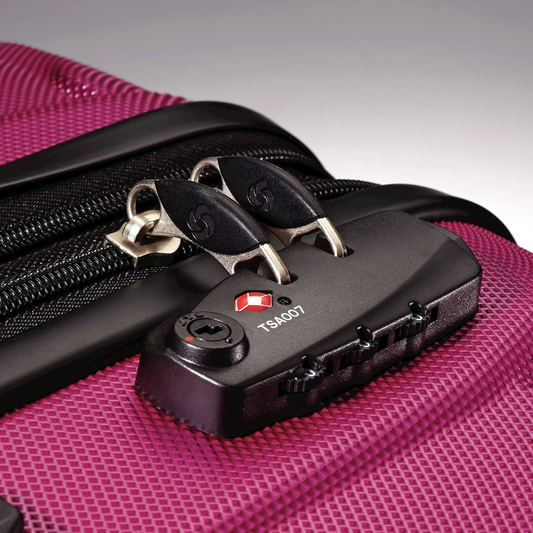 Samsonite Omni PC 3 Piece Set (20"/24"/28") Hardshell 4-Wheel Luggage Sets