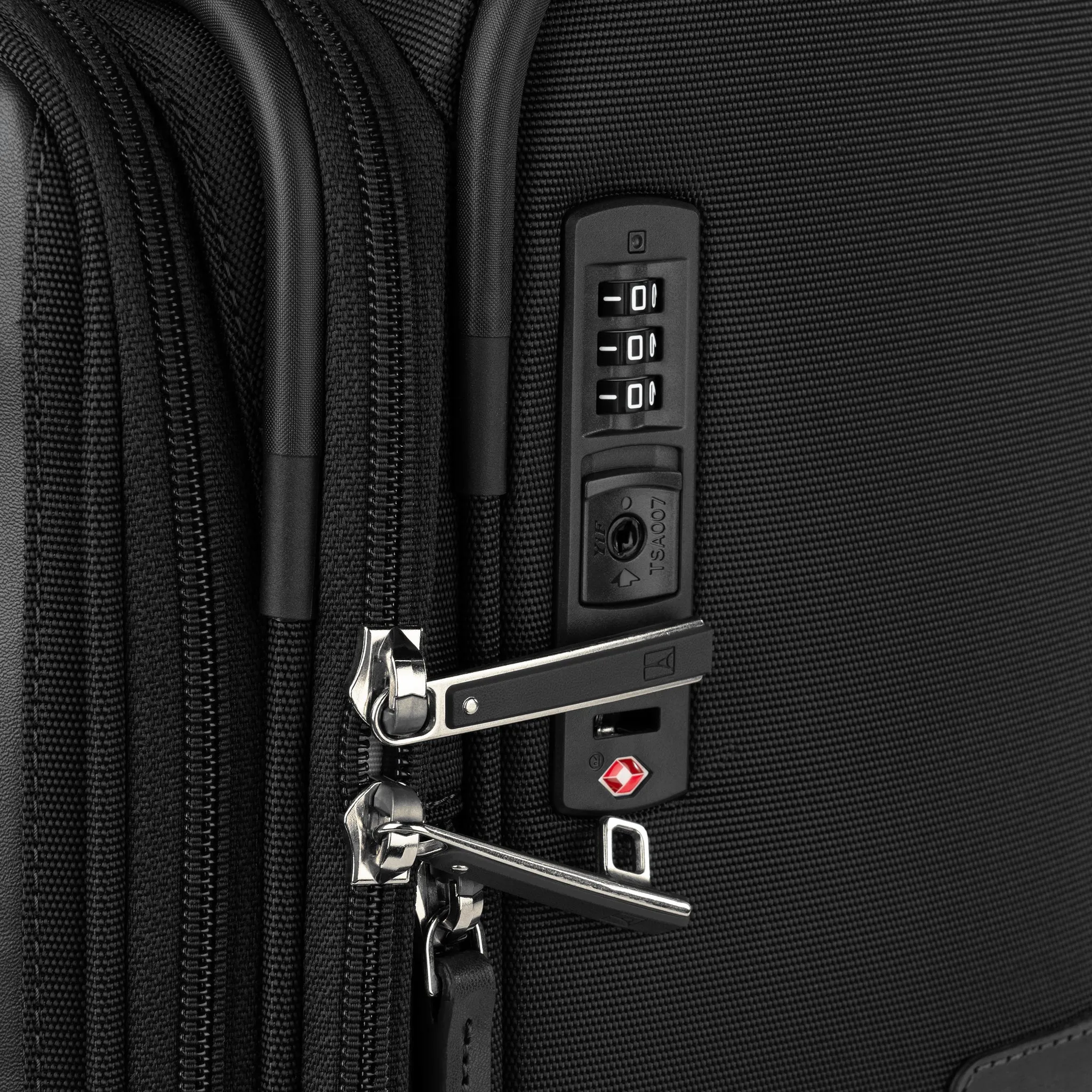 Travelpro VersaPack  Large Check-in Expandable Spinner