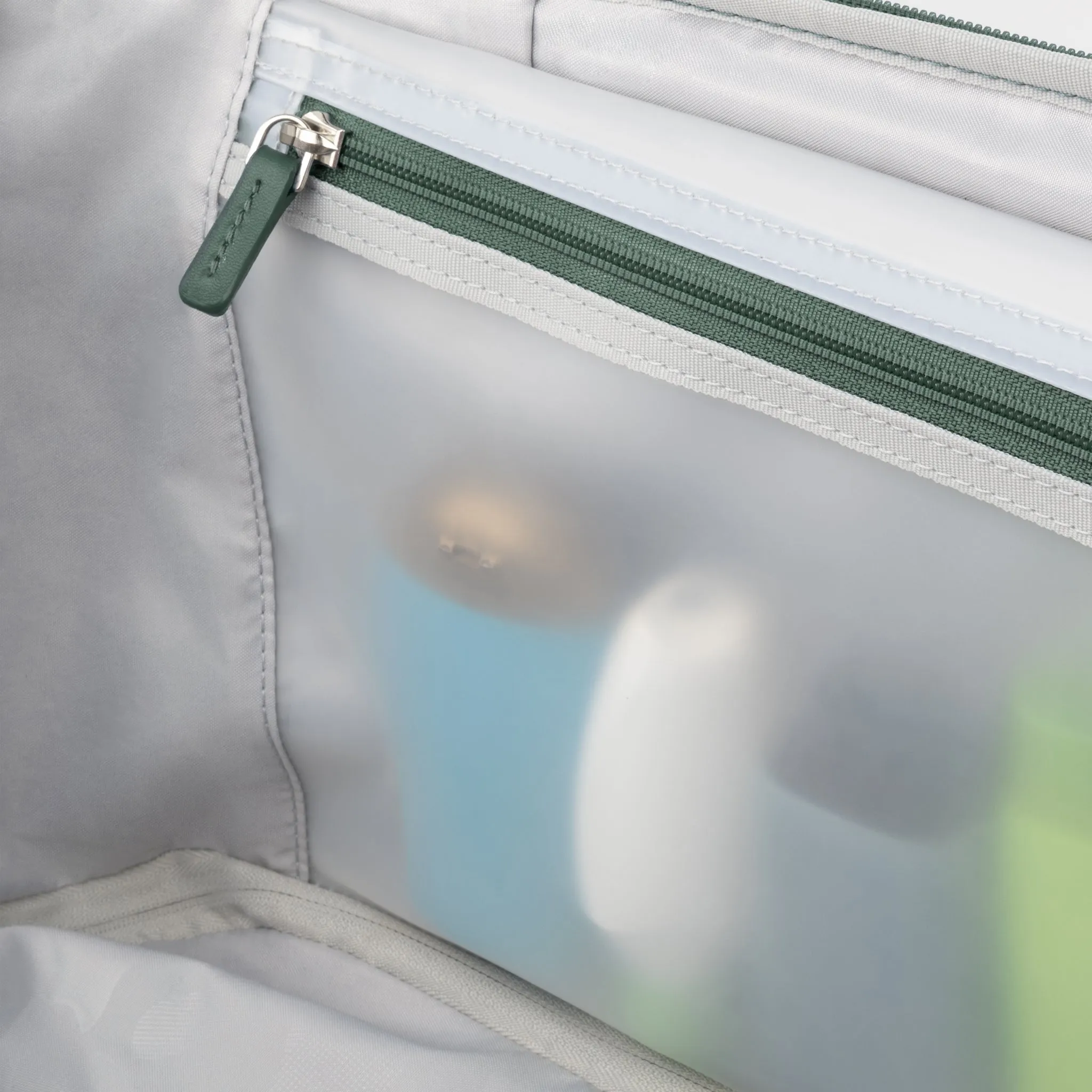 Travelpro VersaPack  Large Check-in Expandable Spinner