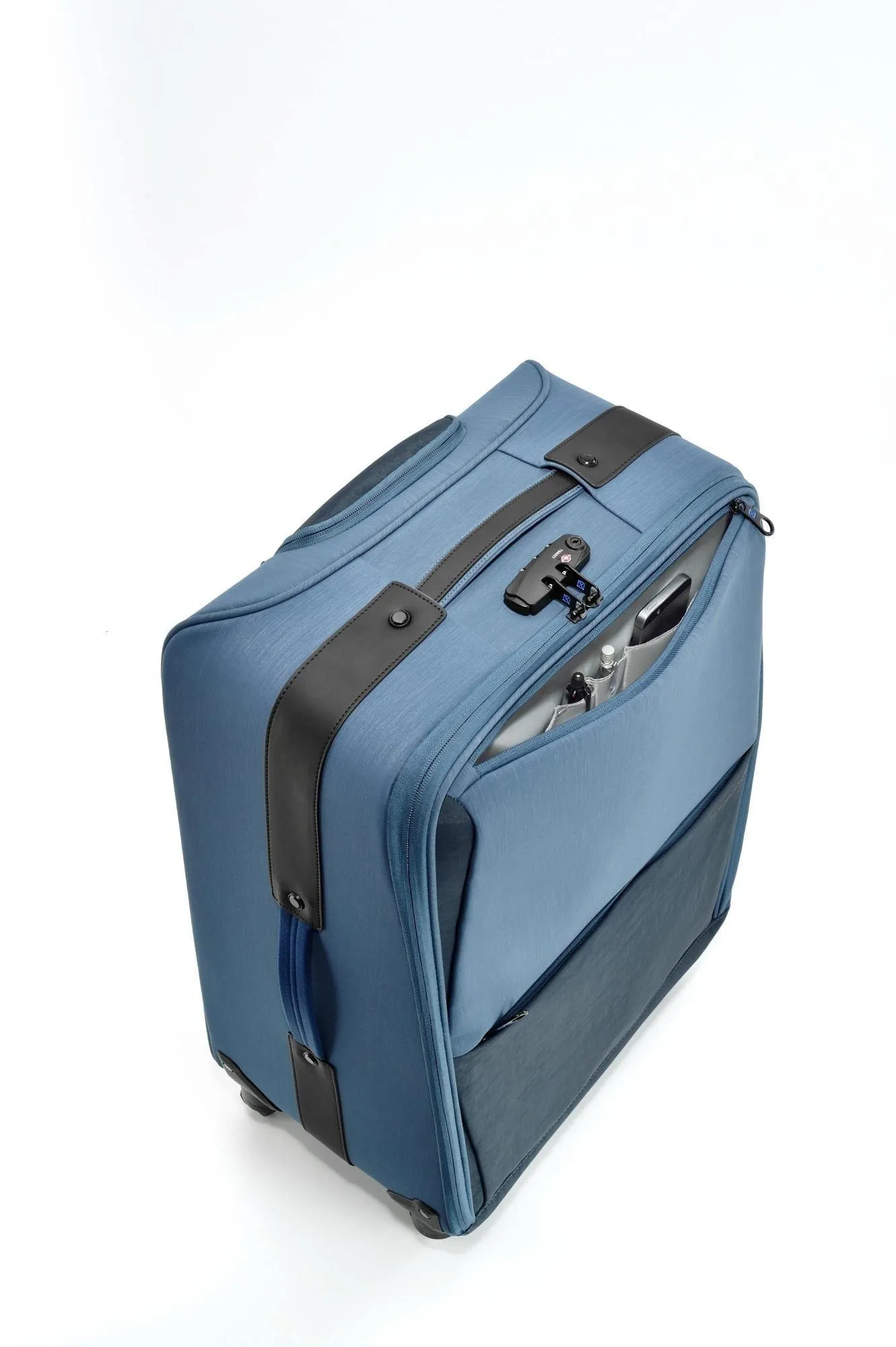 ZERO Halliburton Zero New York Greenwich 4-Wheeled Carry-On Spinner